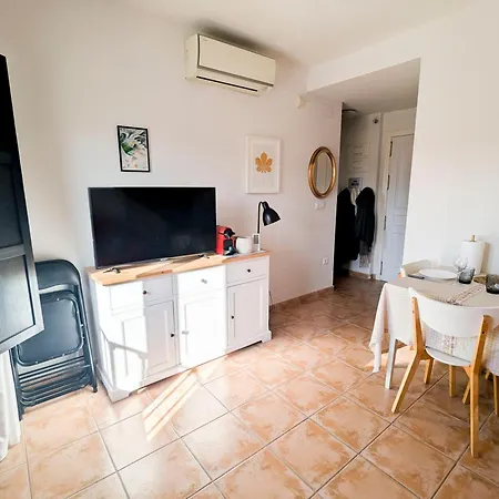 01 - Velez Tropical Apartment *